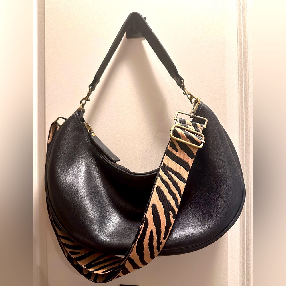 Like New! Parker Thatch Black Luna Bag